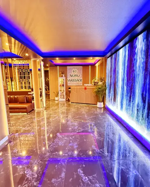 69 Nuru Massage: lobby