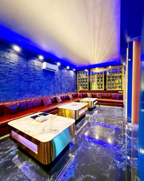 69 Nuru Massage: lounge