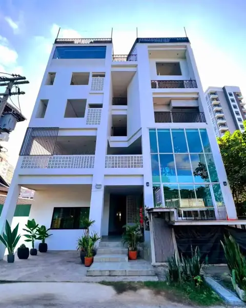 Absolute Paradise Spa: building exterior