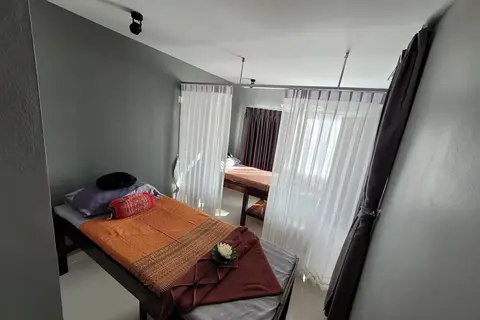 Senz~ Diva Massage: treatment room