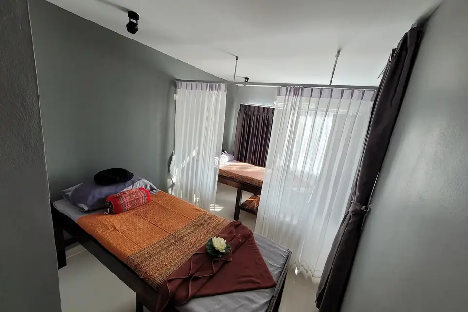 Senz~ Diva Massage: treatment room